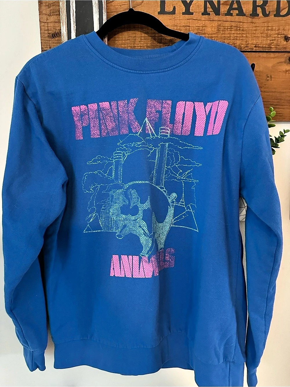 Pink Floyd Animals Graphic Crewneck Sweatshirt. size Large